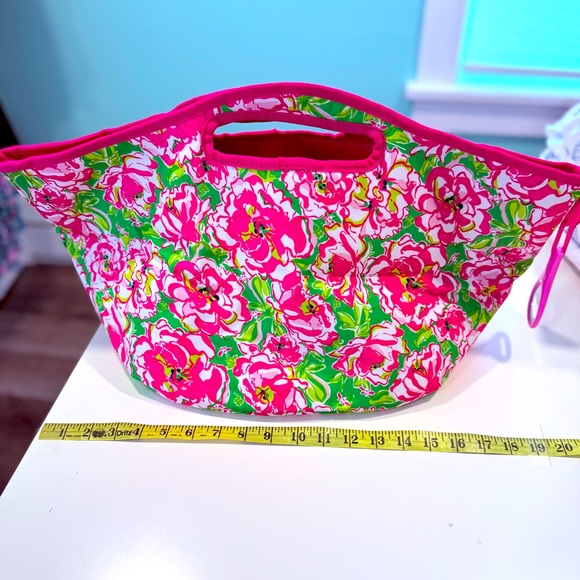 Lilly Pulitzer NWOT LuckyCharms 🌺 🐝 Pink & Green Cooler Bag Beverage Holder 🩷 💚 - Picture 7 of 10